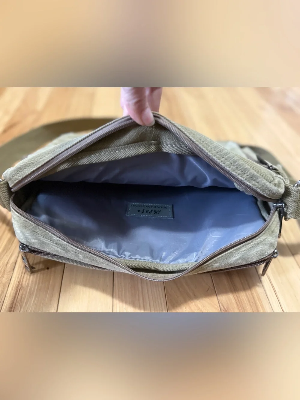 Casual Olive Green Canvas Messenger Bag with Adjustable Strap